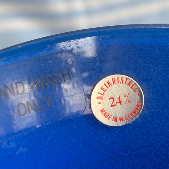 Matte Silver Table Vase - Picture 8 of 8